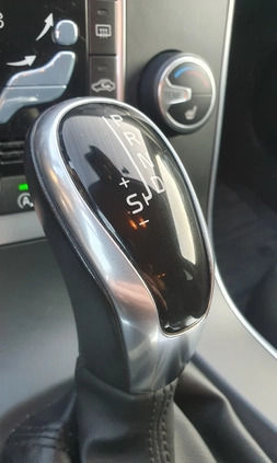Volvo V60 cena 35900 przebieg: 299000, rok produkcji 2016 z Bochnia małe 497